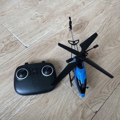 Height Holding Helicopter Remote Distance 15M HUGTEC 402-C Viração esquerda-direita Helicóptero para a frente-atrás brinquedo voador