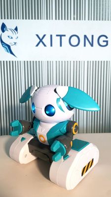 Robôs educacionais HUGTEC S024 Robô de brinquedo Gestor de controle remoto STEM 3 Música plástica Função de luz automática para unisexo